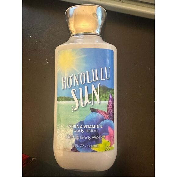 Bath Body Works HONOLULU SUN Body Lotion, 8 fl. oz/236 mL, Rare - Picture 1 of 3